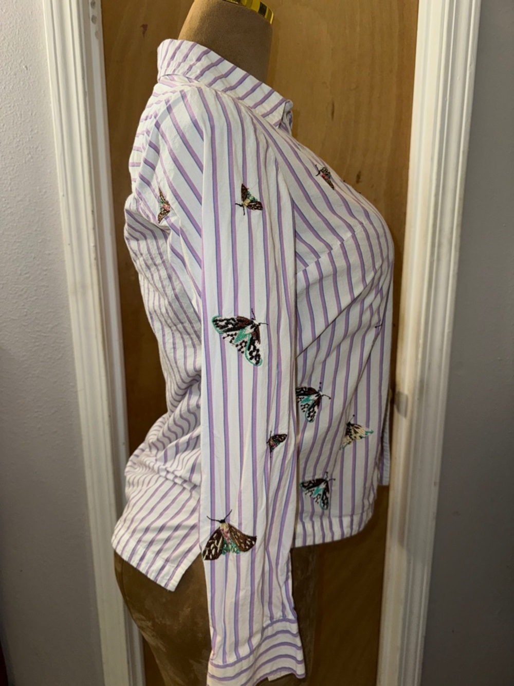 ANTHROPOLOGIE MAEVE Butterfly Embroidered Button Down Stripe Shirt, relaxed XS - Picture 6 of 13